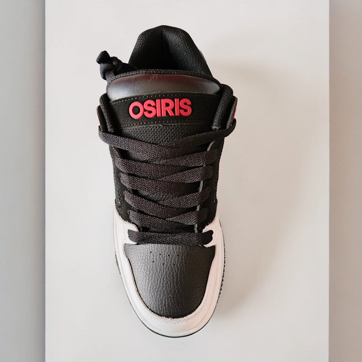OSIRIS PIXEL BLACK WHITE RED
